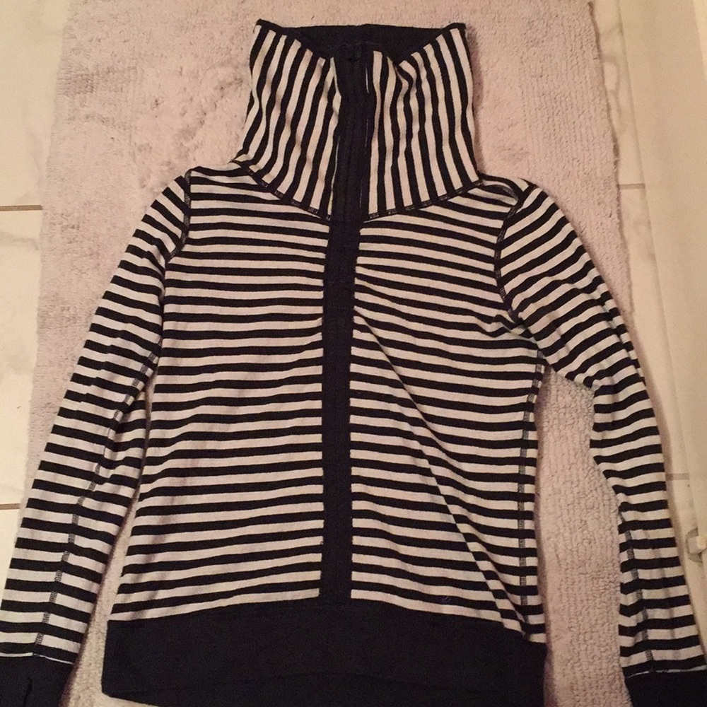 Lulu lemon athletic/jogger turtleneck sweatshirt